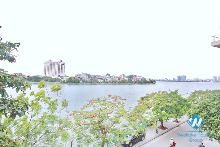 Lake view house for rent in Quang An street, Tay Ho district